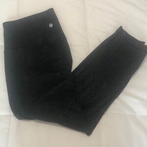 Lululemon Black Wave Patterned Leggings 23” Inseam